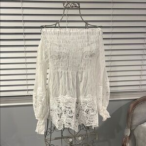 Elegant White Off-Shoulder Lace Dress